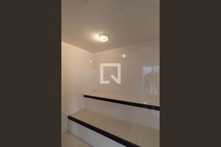 Casa à venda com 385m², 5 quartos e 6 vagas Casa à venda com 385m², 5 quartos e 6 vagasSauna