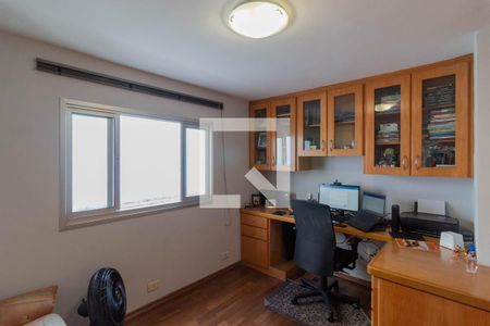 Casa à venda com 385m², 5 quartos e 6 vagas Casa à venda com 385m², 5 quartos e 6 vagasQuarto 1