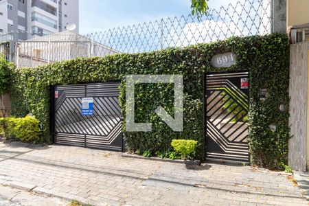 Casa à venda com 385m², 5 quartos e 6 vagas Casa à venda com 385m², 5 quartos e 6 vagasFachada com a Plaquinha Instalada