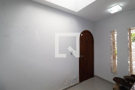 Casa à venda com 385m², 5 quartos e 6 vagas Casa à venda com 385m², 5 quartos e 6 vagasÁrea de Serviço