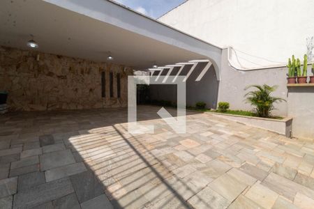 Casa à venda com 385m², 5 quartos e 6 vagas Casa à venda com 385m², 5 quartos e 6 vagasGaragem