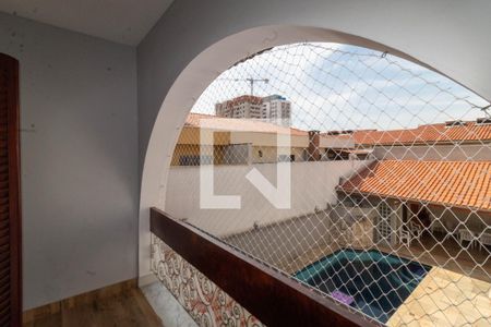 Casa à venda com 385m², 5 quartos e 6 vagas Casa à venda com 385m², 5 quartos e 6 vagasVaranda da Suíte