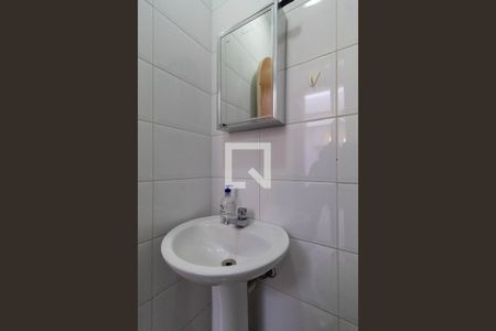 Casa à venda com 385m², 5 quartos e 6 vagas Casa à venda com 385m², 5 quartos e 6 vagasBanheiro de Serviço