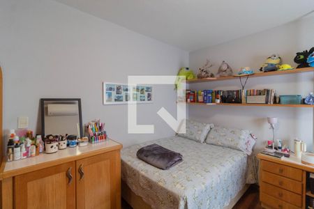 Casa à venda com 385m², 5 quartos e 6 vagas Casa à venda com 385m², 5 quartos e 6 vagasQuarto 3