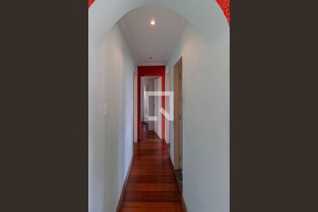 Corredor de apartamento à venda com 3 quartos, 75m² em Santa Terezinha, Belo Horizonte