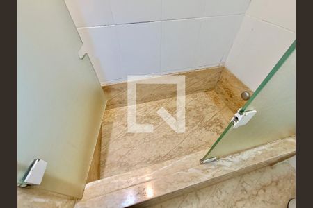 Apartamento à venda com 150m², 3 quartos e 1 vaga Apartamento à venda com 150m², 3 quartos e 1 vagaBanheiro 2