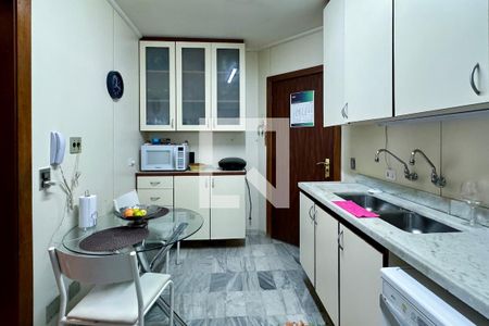 Apartamento à venda com 120m², 3 quartos e 2 vagasCozinha