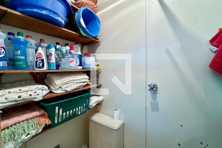 Apartamento à venda com 120m², 3 quartos e 2 vagasBanheiro de Serviço