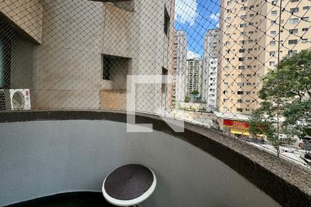 Sacada de apartamento à venda com 3 quartos, 120m² em Moema, São Paulo