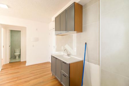 Apartamento à venda com 35m², 2 quartos e 1 vaga Apartamento à venda com 35m², 2 quartos e 1 vagaCozinha e Área de Serviço