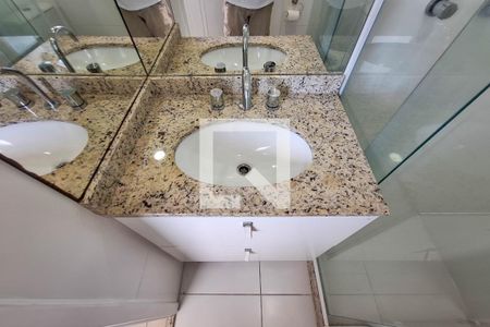 Apartamento à venda com 77m², 2 quartos e 1 vagaBanheiro da Suíte 1