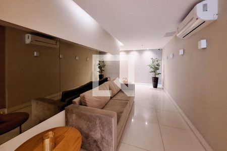 Apartamento à venda com 77m², 2 quartos e 1 vagaFachada e portaria