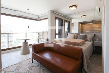 Suíte  de apartamento à venda com 1 quarto, 43m² em Moema, São Paulo