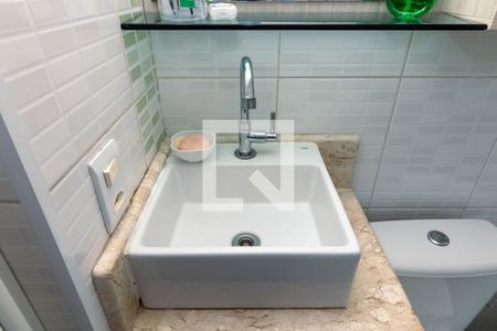 Apartamento à venda com 46m², 2 quartos e 1 vaga Apartamento à venda com 46m², 2 quartos e 1 vagaBanheiro