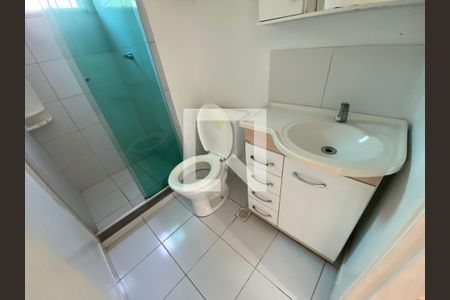 Banheiro de apartamento à venda com 2 quartos, 62m² em Fátima, Canoas