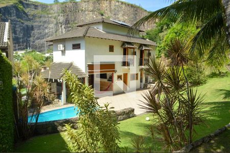 Quintal de casa de condomínio para alugar com 6 quartos, 700m² em Freguesia (jacarepaguá), Rio de Janeiro