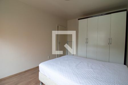 Quarto 1 de apartamento para alugar com 1 quarto, 46m² em São João, Porto Alegre