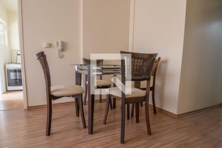 Sala de apartamento para alugar com 1 quarto, 46m² em São João, Porto Alegre