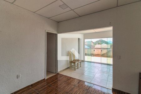 Sala de casa de condomínio para alugar com 2 quartos, 96m² em Vargem Pequena, Rio de Janeiro