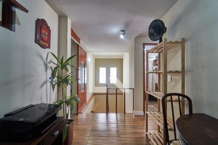 Casa à venda com 270m², 5 quartos e sem vaga Casa à venda com 270m², 5 quartos e sem vagaEscritorio