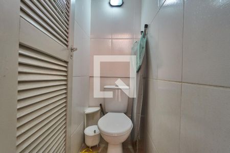 Casa à venda com 270m², 5 quartos e sem vaga Casa à venda com 270m², 5 quartos e sem vagaBanheiro de Serviço