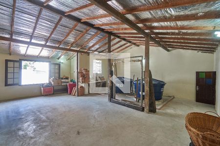 Casa à venda com 270m², 5 quartos e sem vaga Casa à venda com 270m², 5 quartos e sem vagaSótão