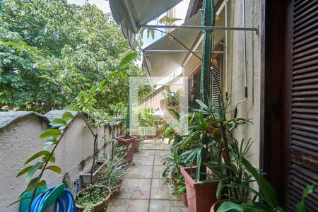 Casa à venda com 270m², 5 quartos e sem vaga Casa à venda com 270m², 5 quartos e sem vagaVaranda 2