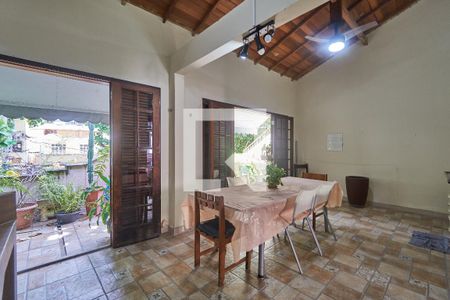 Casa à venda com 270m², 5 quartos e sem vaga Casa à venda com 270m², 5 quartos e sem vagaTerraço Gourmet