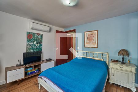 Casa à venda com 270m², 5 quartos e sem vaga Casa à venda com 270m², 5 quartos e sem vagaQuarto 4