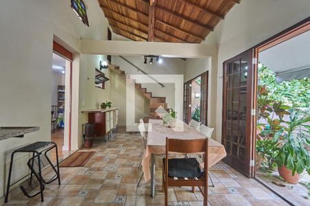 Casa à venda com 270m², 5 quartos e sem vaga Casa à venda com 270m², 5 quartos e sem vagaTerraço Gourmet