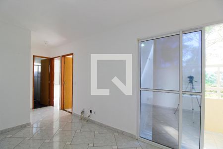Sala de apartamento para alugar com 2 quartos, 50m² em Jardim Isis, Cotia