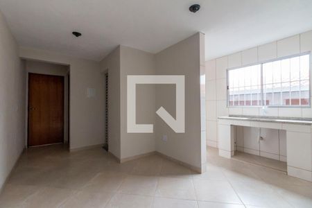 Sala de casa para alugar com 2 quartos, 32m² em Jardim Ruth, São Paulo