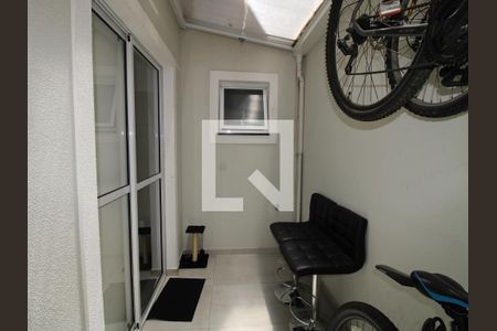 Casa de condomínio à venda com 88m², 2 quartos e 1 vagaQuintal