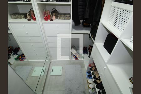 Casa de condomínio à venda com 88m², 2 quartos e 1 vagaCloset da suíte 1