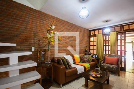 Sala de casa à venda com 4 quartos, 149m² em Parque Pinheiros, Taboão da Serra