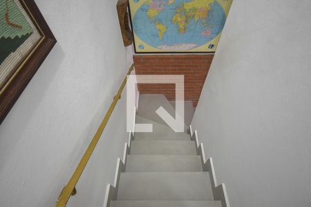 Escada de casa à venda com 4 quartos, 149m² em Parque Pinheiros, Taboão da Serra