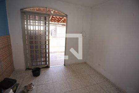 Sala de casa para alugar com 1 quarto, 40m² em Taguatinga Norte (taguatinga), Brasília