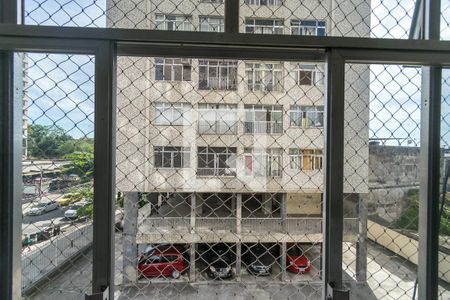 Vista da Sala de apartamento à venda com 3 quartos, 63m² em Olaria, Rio de Janeiro