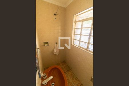 Banheiro 1 de casa à venda com 3 quartos, 200m² em Vila Domitila, São Paulo
