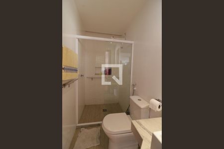 Casa à venda com 680m², 5 quartos e 5 vagasBanheiro da Suíte de hospedes