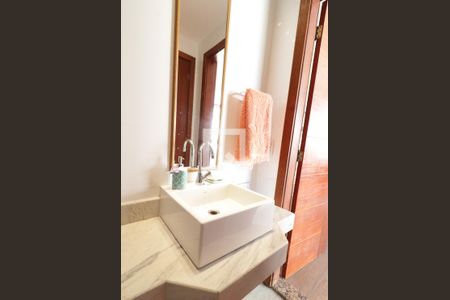 Casa à venda com 680m², 5 quartos e 5 vagasBanheiro da Suíte de hospedes