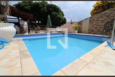 Casa à venda com 680m², 5 quartos e 5 vagasPiscina