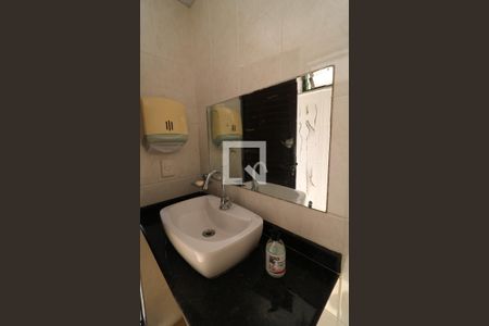 Casa à venda com 680m², 5 quartos e 5 vagasBanheiro da Piscina