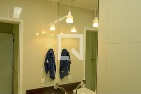 Casa de condomínio à venda com 225m², 6 quartos e 1 vaga Casa de condomínio à venda com 225m², 6 quartos e 1 vagaBanheiro da Suíte 1