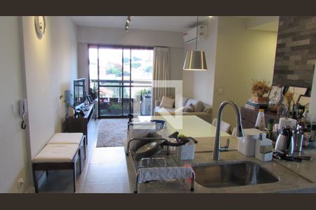 Sala de apartamento para alugar com 2 quartos, 77m² em Vila Sônia, São Paulo