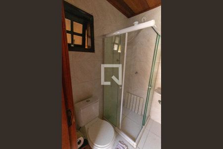 Casa à venda com 225m², 4 quartos e 1 vaga Casa à venda com 225m², 4 quartos e 1 vagaBanheiro externo