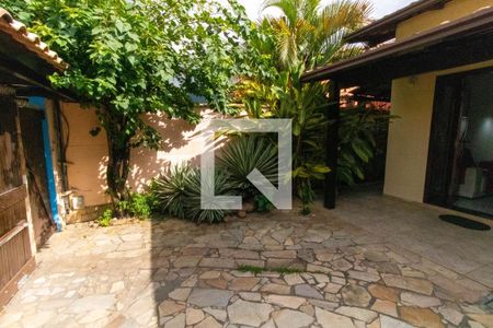 Casa à venda com 225m², 4 quartos e 1 vaga Casa à venda com 225m², 4 quartos e 1 vagaJardim