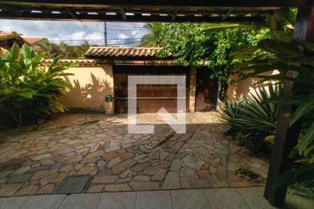 Casa à venda com 225m², 4 quartos e 1 vaga Casa à venda com 225m², 4 quartos e 1 vagaGaragem