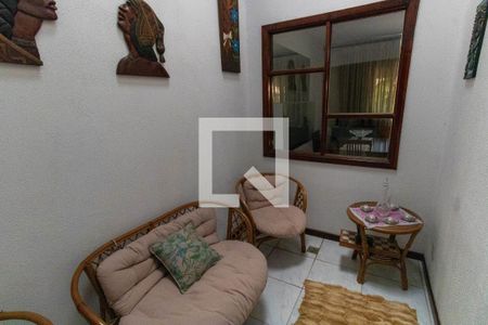 Casa à venda com 225m², 4 quartos e 1 vaga Casa à venda com 225m², 4 quartos e 1 vagaJardim de Inverno