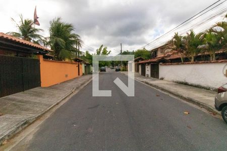 Casa à venda com 225m², 4 quartos e 1 vaga Casa à venda com 225m², 4 quartos e 1 vagaVista da Rua